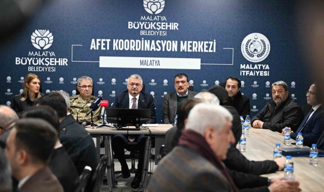 Malatya'da Afet Koordinasyon Toplantısı saat 04.17'de toplandı