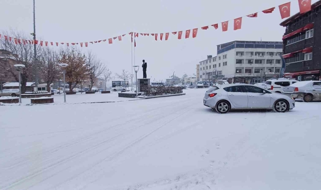 Malazgirt'te kar yağışı