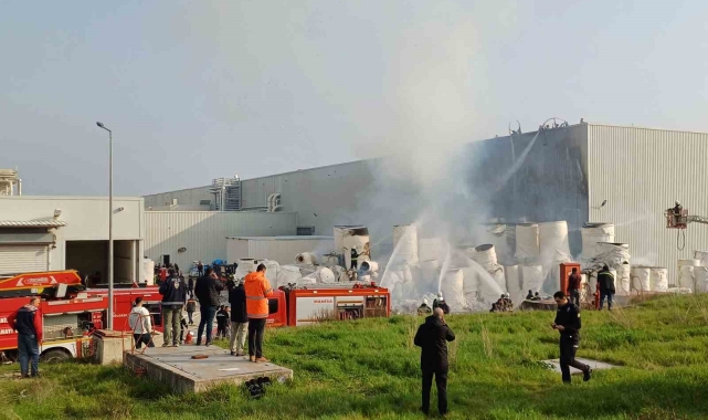 Manisa OSB'deki İpek kağıt fabrikasında yangın