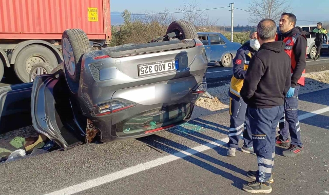 Manisa'da tır ile çarpışan otomobil takla attı: 7 yaralı