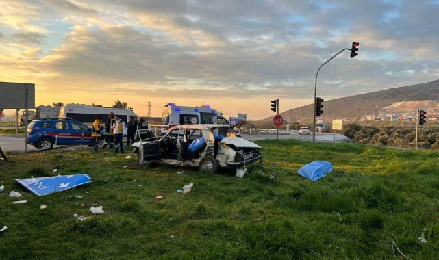 Manisa'da tır ile otomobil çarpıştı: 3 ölü 2 yaralı