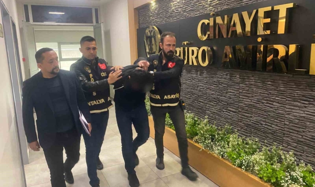 Mesai arkadaşını bıçaklayarak öldüren zabıta adliyeye sevk edildi