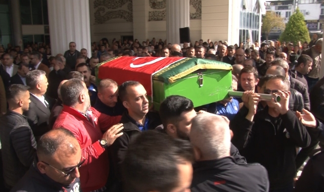 Mesai arkadaşının sırtından bıçaklayarak öldürdüğü zabıta, gözyaşlarıyla uğurlandı