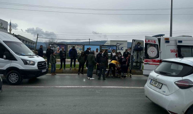 Milas'ta minibüs yayaya çarptı: 1 yaralı