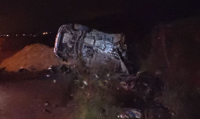 Motoru yerinden fırlayarak hurdaya dönen cipin sürücü ağır yaralandı