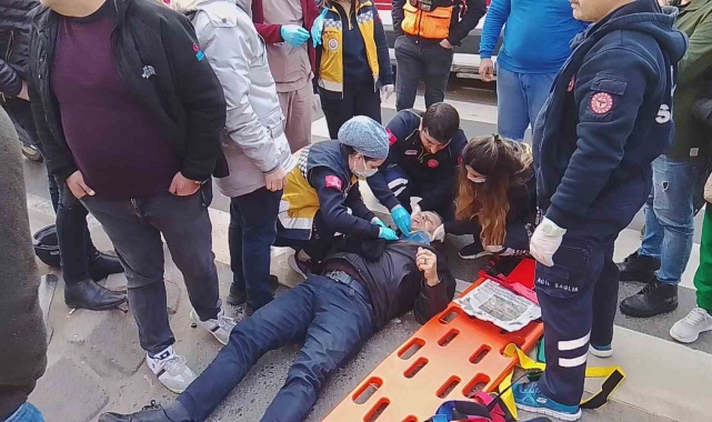 Motosikletlerin yaya geçidinde çarpıştığı kaza kamerada