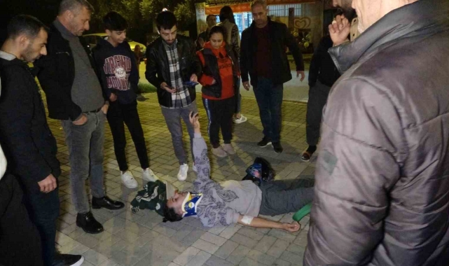 Motosiklettekileri yola fırlatan kaza kamerada