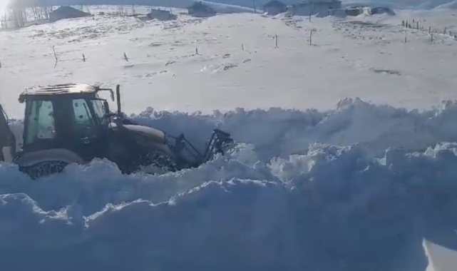 Muradiye&#039;de kapanan yollar ulaşıma açıldı