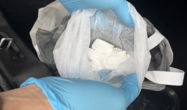 Narkotik dedektör köpeği ile yapılan aramada kokain ve esrar ele geçirildi