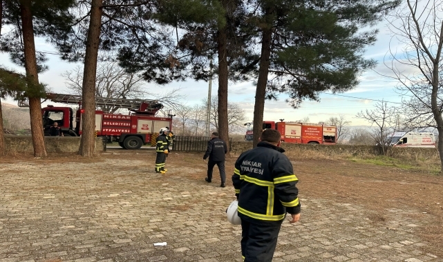 Niksar'da kullanılmayan köy okulundaki yangın hasara yol açtı