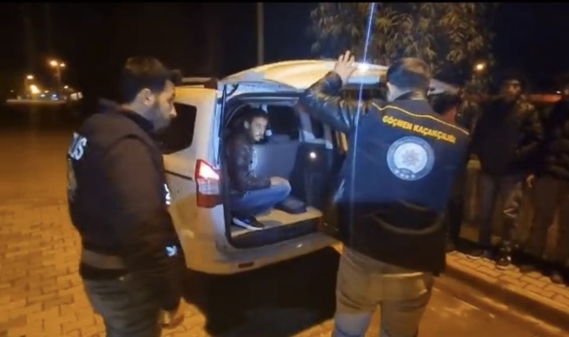 Osmaniye'de 12 düzensiz göçmen yakalandı, organizatör yakalandı