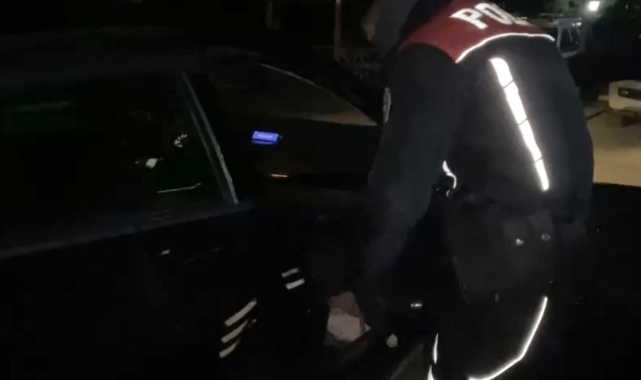 Osmaniye'de polisin durdurduğu otomobilden uyuşturucu madde çıktı