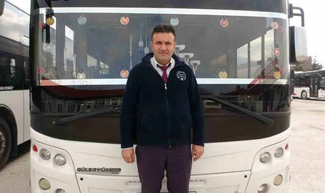 Otobüste fenalaşan öğrenciyi hastaneye yetiştiren şoför: "Benim yerimde kim olsa aynı şeyi yapardı"