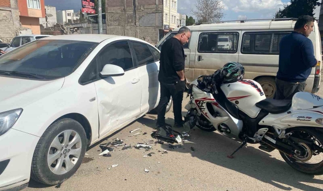 Otomobil ile motosiklet çarpıştı: 1 yaralı