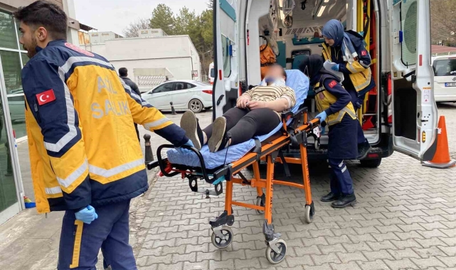 Otomobilin çarptığı yaya hastanelik oldu