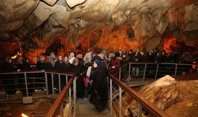 Oyacalı 200'e yakın kadın Gölbaşı turu yaptı