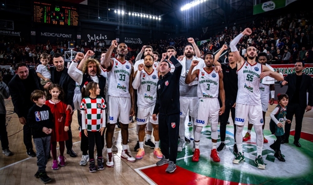 P. Karşıyaka, ilk galibiyetini aldı