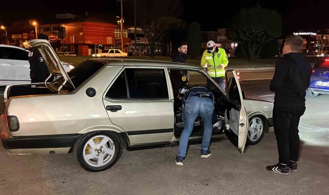 Polisten 10 noktada şok denetim: 981 araç sorgulandı