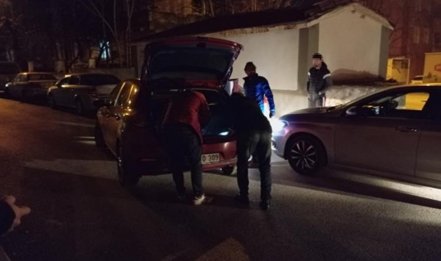 Polisten kaçtılar, kaza yapınca yakalandılar: Araçtan uyuşturucu çıktı