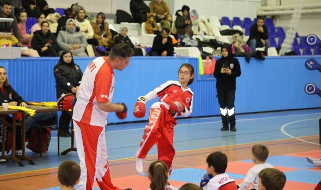 Şampiyon sporcu, antrenmanlarına her yerde her an devam ediyor