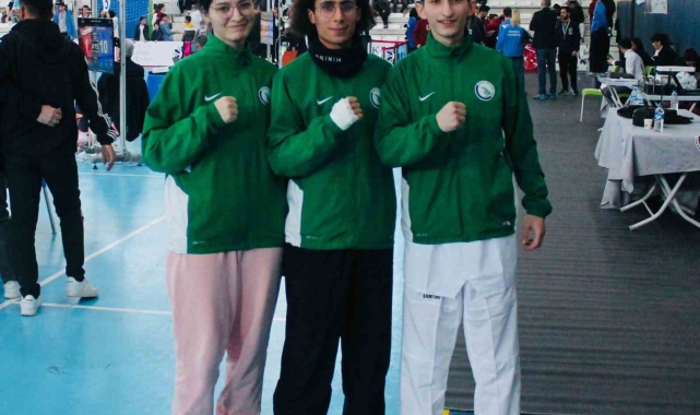 Şampiyonadan madalyalarla döndü