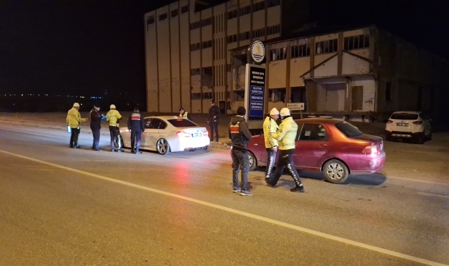 Samsun'da gece asayiş ve trafik uygulaması yapıldı