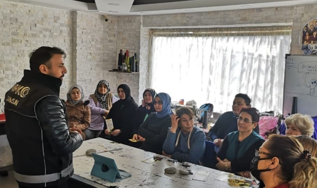 Samsun polisi uyuşturucuya karşı bilgilendiriyor