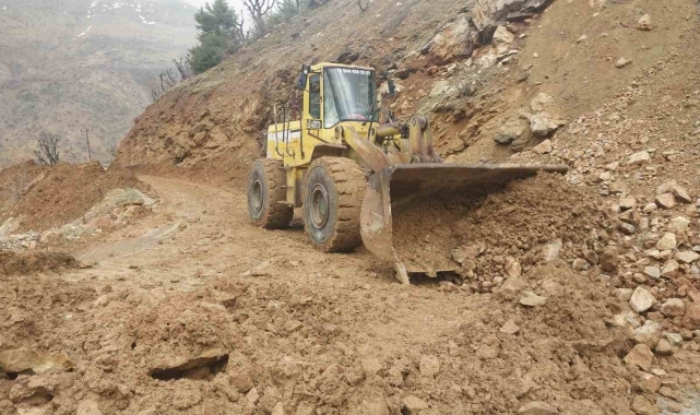 Sason'da köy yollarında genişletme çalışması başlatıldı