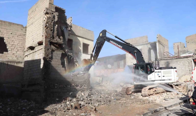 Siirt'te 1. Etap Kentsel Dönüşüm Projesi'nde 198 yapının yıkımına başlandı