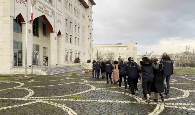 Siirtte PKKKCK propagandası yapan 13 şüpheli gözaltına alındı