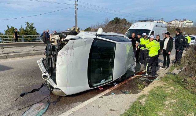 Sinop'ta virajı alamayan otomobil takla attı: 1 yaralı