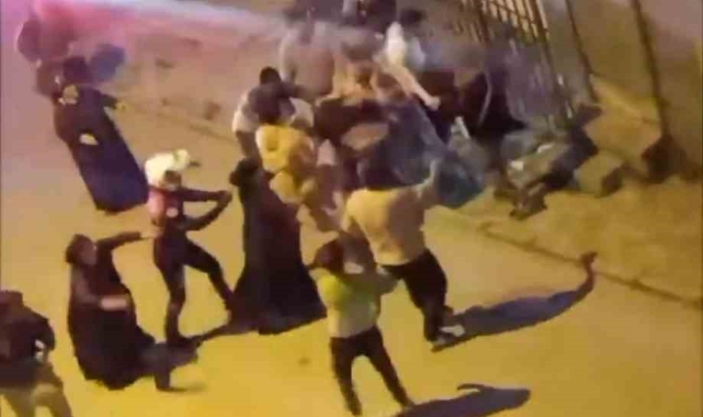 Şişli'de akrabaların meydan kavgası kamerada: Ortalık karıştı polis havaya ateş açtı