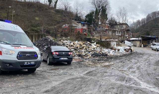 Sobadan çıkan yangın iki evi kullanılamaz hale getirdi