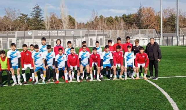 Talas 75. Yıl Mühibe Germirli OrtaokuluTürkiye Şampiyonası'na hazırlanıyor