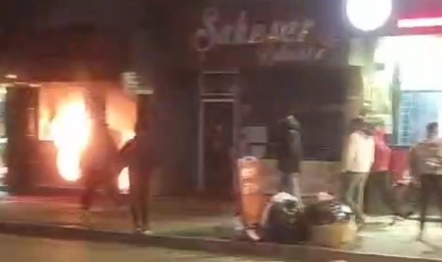 Tavşanlı'da bir iş yerinde meydana gelen yangın paniğe neden oldu