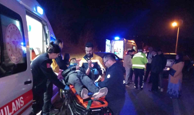 Tekirdağ&#039;da iki otomobil çarpıştı: 2 yaralı