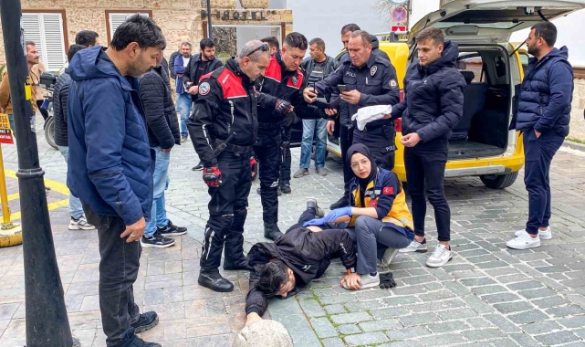 Ticari taksi ve motosiklet sürücüsü arasında yol verme kavgası: 1 yaralı