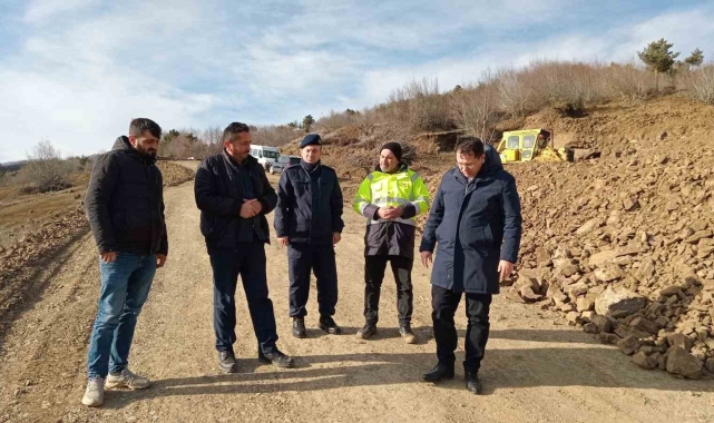 Tokat'ta heyelan etkisiyle zorlanan yolda alternatif çalışmalar hızla ilerliyor