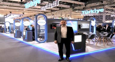 Türk Telekom CEO'su Önal, Mobil Dünya Kongresi'nde basın mensupları ile buluştu