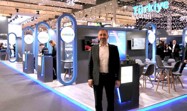 Türk Telekom CEO'su Önal, Mobil Dünya Kongresi'nde basın mensupları ile buluştu