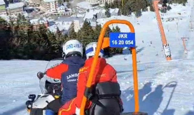 Uludağ'da faciadan dönüldü...Telesiyejin telleri koptu, bir turist yaralandı