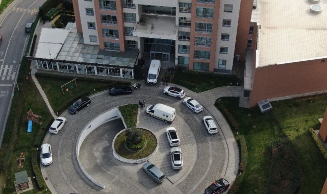 Ümraniye'de dini nikahlı eşi ve 2 kızını öldürdü