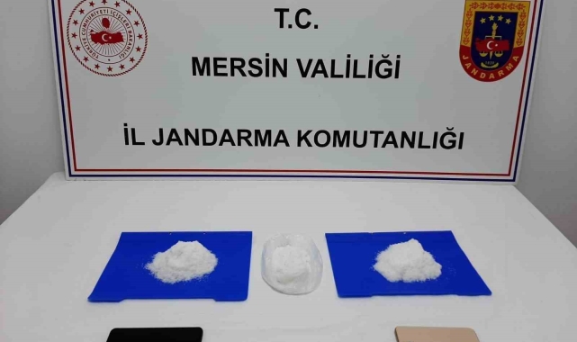 Uyuşturucu taciri 1 kilo metamfetaminle yakalandı
