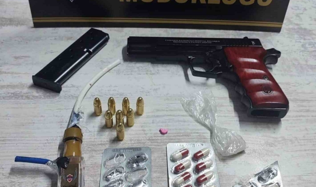 Uyuşturucuyla yakalandı, 2 suçtan daha arandığı ortaya çıktı