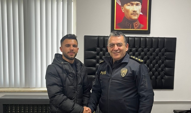 Yalova Altınova'da yolda bulunan 20 bin lira sahibine teslim edildi
