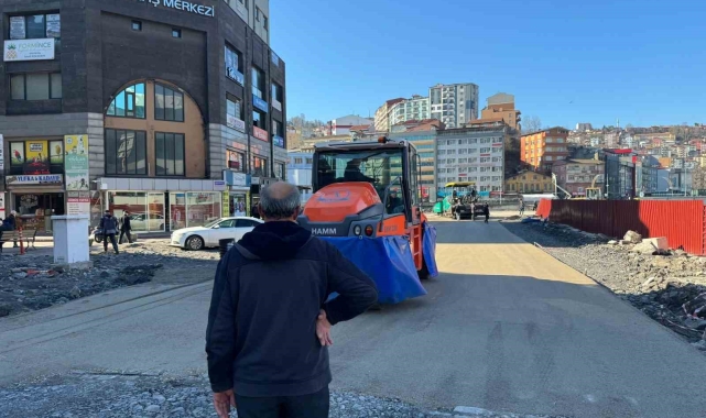 Yapımı devam eden yollar trafik yoğunluğunu bitirecek