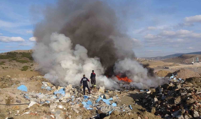 Yozgat'ta atıkların bulunduğu alanda çıkan yangın söndürüldü