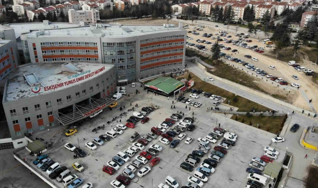 Yunus Emre Devlet Hastanesi'nin otopark kapasitesi 2 katına çıkarıldı