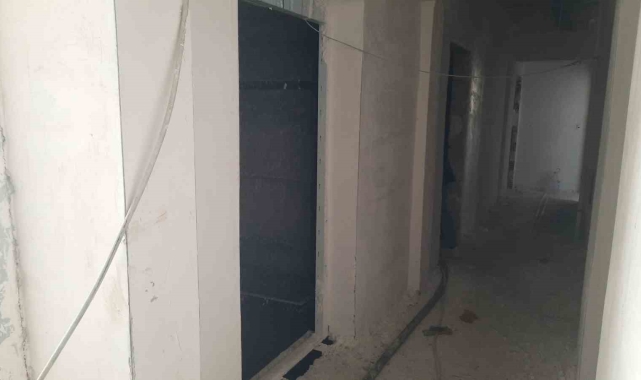 10'uncu kattan düşen işçi ağır yaralandı