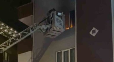 7 katlı apartmanda yangın: Daire alevlere teslim oldu